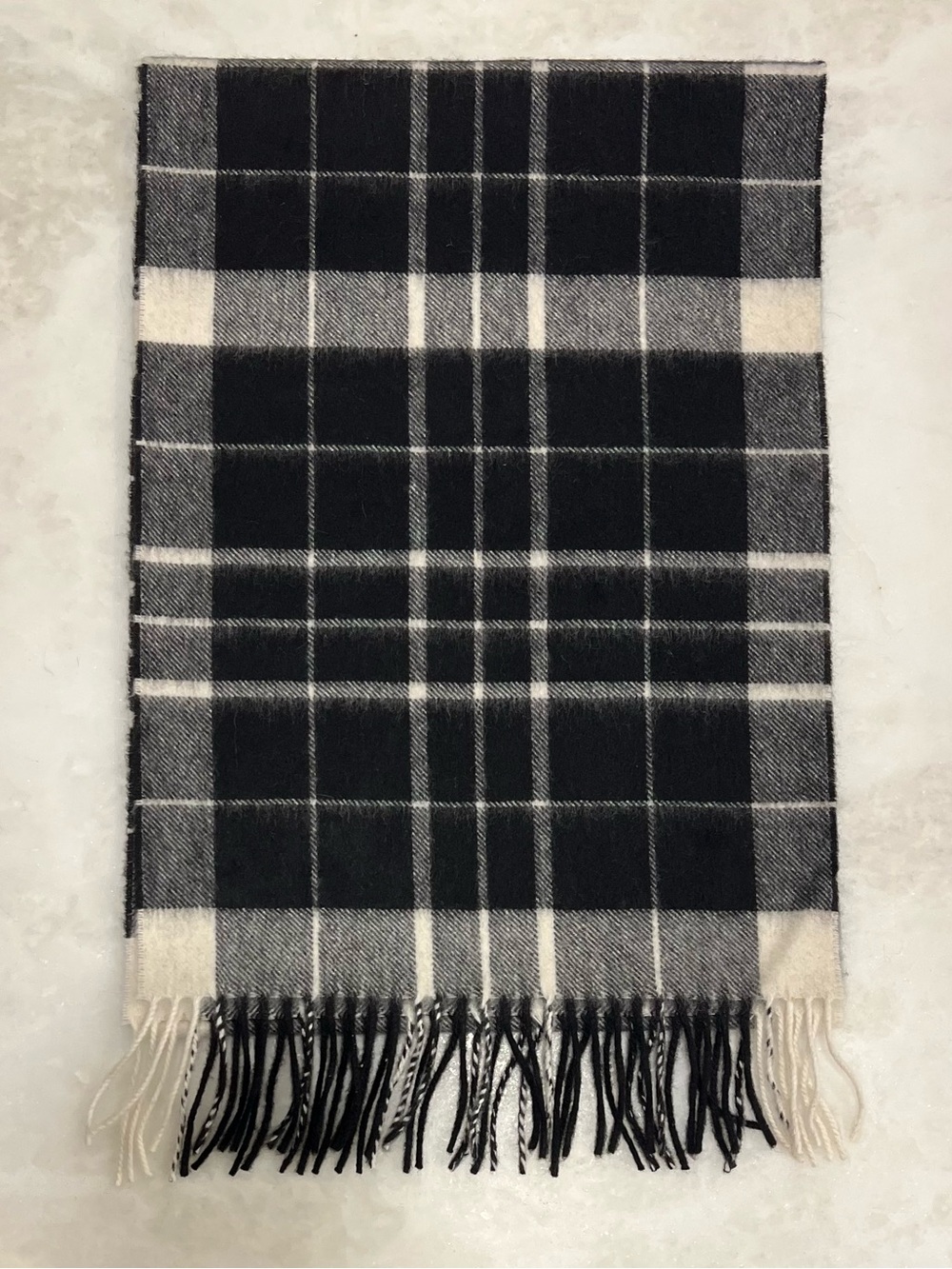 Saks Fifth Avenue Scarf Cashmere Wool Plaid Soft Luxury Winter Unisex Fringe